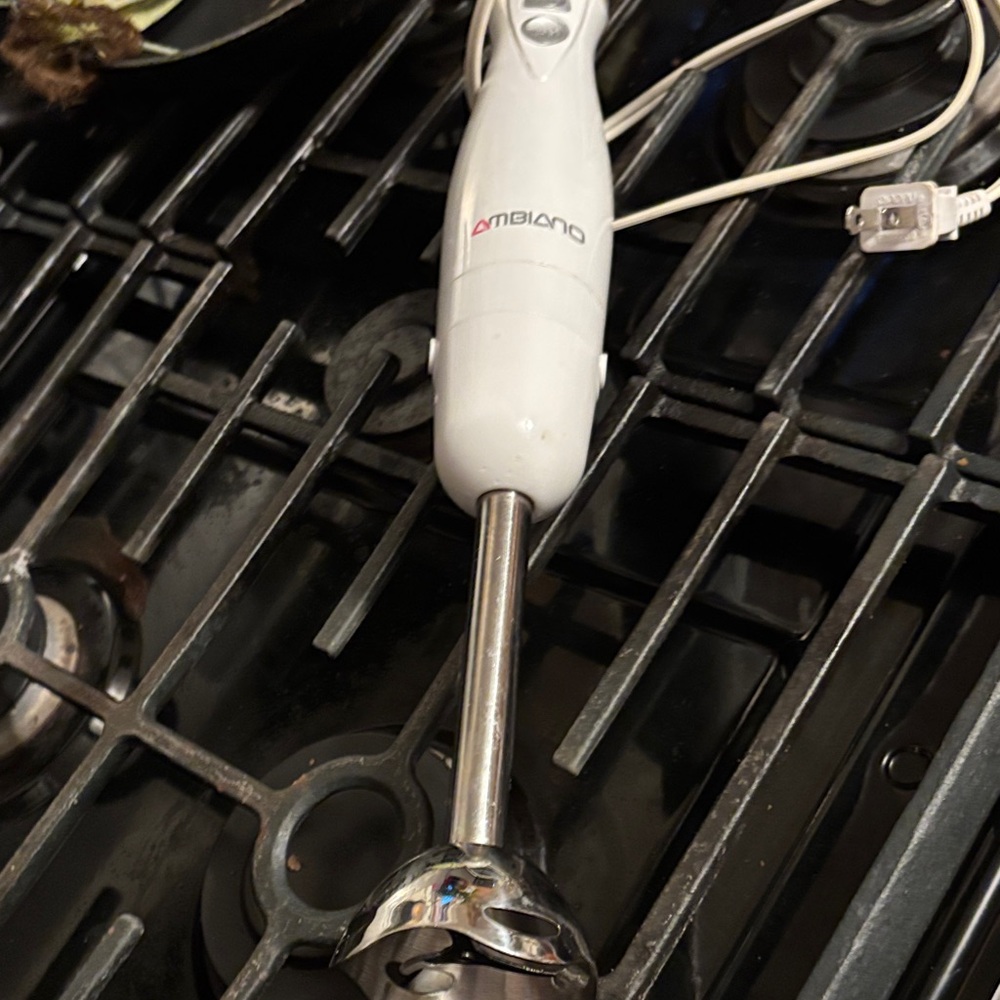 Stainless Steel Hand Blender, that’s easy for mixing cake and brownie mixes too